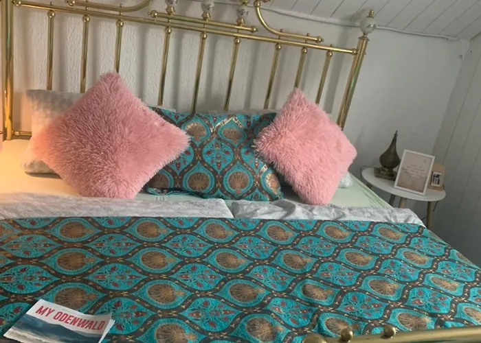 فندق مبيت وإفطار Casa Wellness Am Wald 140 Qm & Wellness Mörlenbach